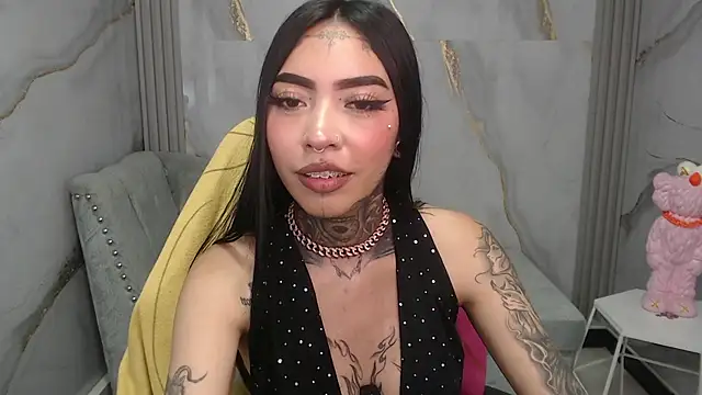 Snapshot of Ashley_Blum_v chatting on 11-17-25, 08:14 Ashley Blum v online show from 11-17-25, 08:14