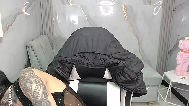 Snapshot of Ashley_Blum_v chatting on 12-05-25, 08:05 Ashley Blum v online show from 12-05-25, 08:05