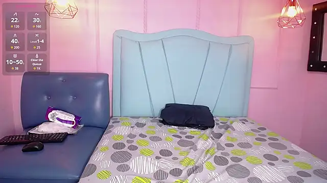 Snapshot of danna7cute chatting on 11-10-25, 08:19 danna7cute online show from 11-10-25, 08:19