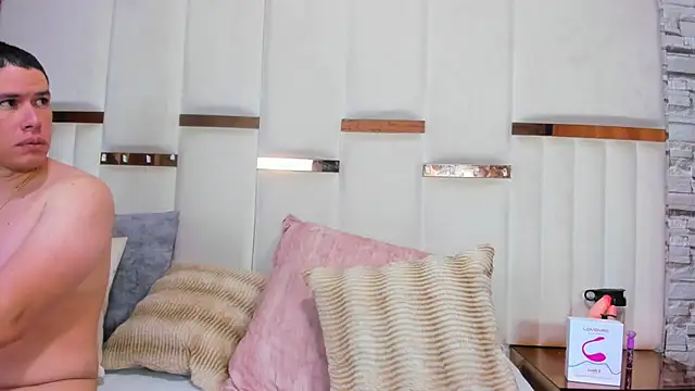 Snapshot of CandyandSteven chatting on 01-09-26, 03:20 CandyandSteven online show from 01-09-26, 03:20