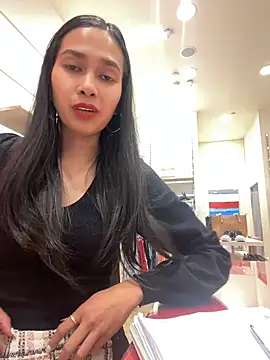 Snapshot of RoseMorena72925 chatting on 07-22-26, 04:48 RoseMorena72925 online show from 07-22-26, 04:48