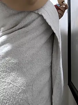 Snapshot of butterfly777_ chatting on 09-15-25, 10:48 butterfly777 online show from 09-15-25, 10:48