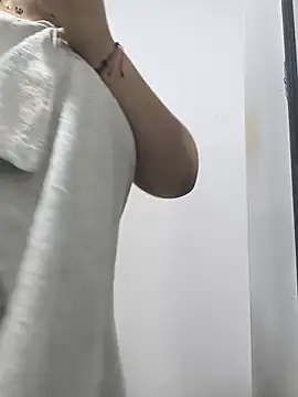 Snapshot of butterfly777_ chatting on 09-19-25, 10:27 butterfly777 online show from 09-19-25, 10:27