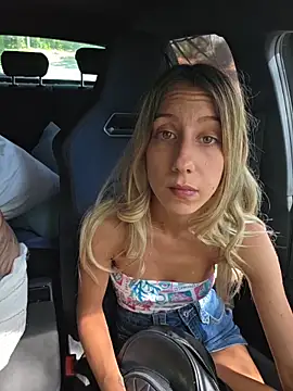 Snapshot of PetiteSecrets chatting on 09-10-25, 01:11 PetiteSecrets online show from 09-10-25, 01:11