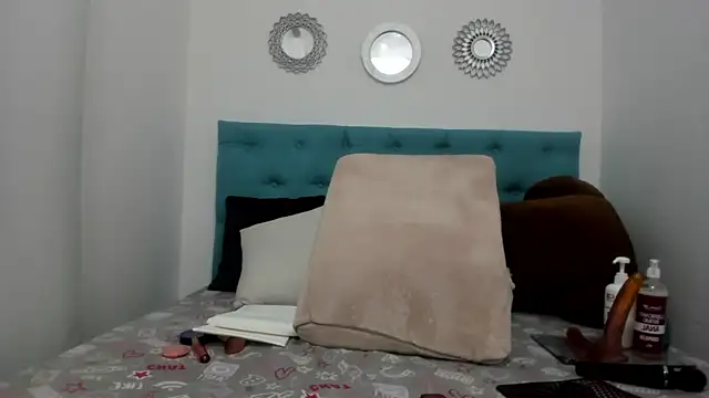 Snapshot of candy_big_tits18 chatting on 11-21-25, 12:32 candy big tits18 online show from 11-21-25, 12:32