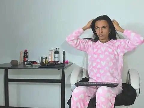 Aisha hotts777 online show from 09-12-25, 07:19