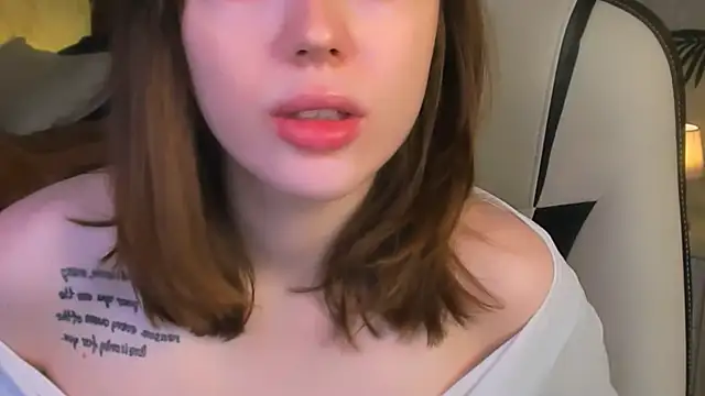 Lunar Lily online show from 12-20-25, 05:47