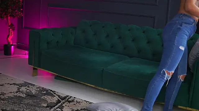 Snapshot of SiennaRuh chatting on 09-29-25, 10:31 SiennaRuh online show from 09-29-25, 10:31