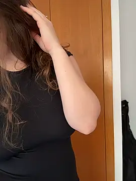 TenderLaGlamor online show from 03-04-26, 05:19