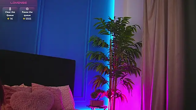 alexxisrae online show from 12-02-25, 04:18