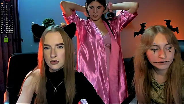 Snapshot of lizzie_boom chatting on 10-20-25, 07:03 lizzie boom online show from 10-20-25, 07:03