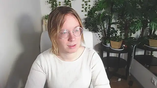 Snapshot of Amanda_Butlerr chatting on 12-05-25, 11:08 Amanda Butlerr online show from 12-05-25, 11:08