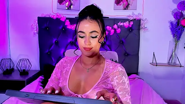 SagiraBelle online show from 04-16-26, 09:39