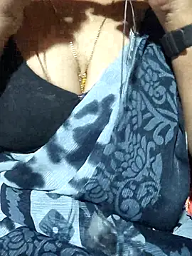 Snapshot of telugu-juliet chatting on 12-13-25, 07:53 telugu-juliet online show from 12-13-25, 07:53