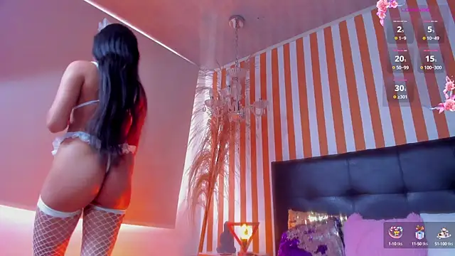 Snapshot of LunaToledo chatting on 09-19-25, 01:12 LunaToledo online show from 09-19-25, 01:12