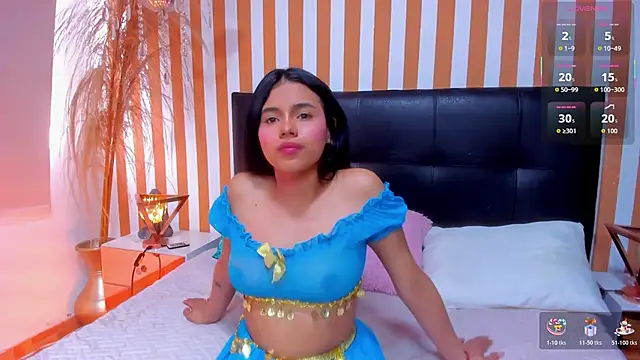 Snapshot of LunaToledo chatting on 11-10-25, 12:48 LunaToledo online show from 11-10-25, 12:48