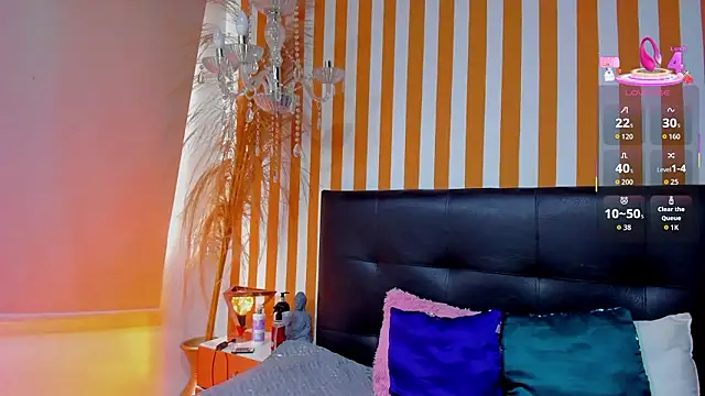 LunaToledo online show from 01-16-26, 01:04