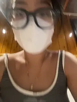 Snapshot of bunny_b4nny chatting on 09-19-25, 07:43 bunny b4nny online show from 09-19-25, 07:43