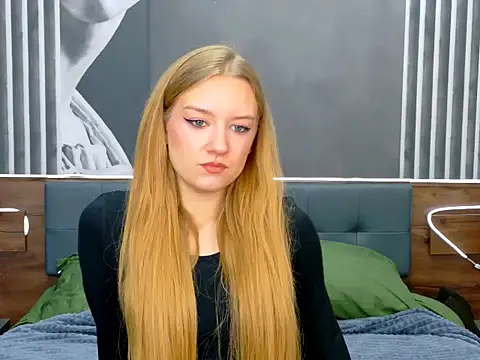 Snapshot of DarcyWilsy chatting on 11-07-25, 04:51 DarcyWilsy online show from 11-07-25, 04:51