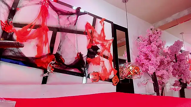 TessaCooper1 online show from 10-26-25, 08:04