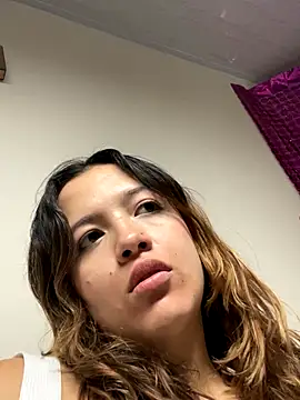 Snapshot of destiny69col chatting on 10-08-25, 12:41 destiny69col online show from 10-08-25, 12:41