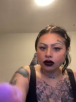 Snapshot of chicanachic13 chatting on 09-09-25, 02:44 chicanachic13 online show from 09-09-25, 02:44