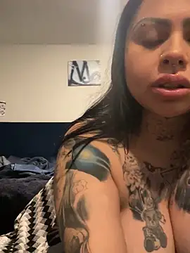 Snapshot of chicanachic13 chatting on 09-13-25, 05:18 chicanachic13 online show from 09-13-25, 05:18