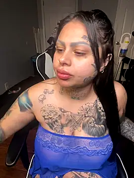 Snapshot of chicanachic13 chatting on 10-10-25, 04:55 chicanachic13 online show from 10-10-25, 04:55