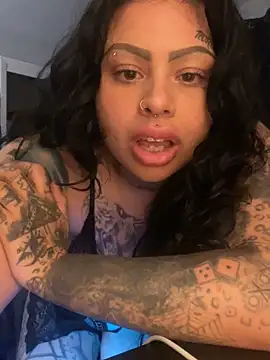 Snapshot of chicanachic13 chatting on 11-19-25, 02:55 chicanachic13 online show from 11-19-25, 02:55