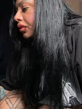 Snapshot of chicanachic13 chatting on 12-05-25, 07:06 chicanachic13 online show from 12-05-25, 07:06