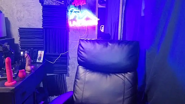 chicanachic13 online show from 12-14-25, 11:09