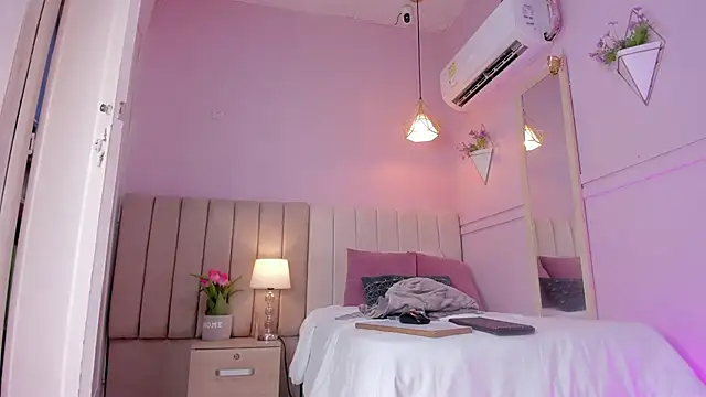 Snapshot of _aleja_x chatting on 11-05-25, 11:32 aleja x online show from 11-05-25, 11:32