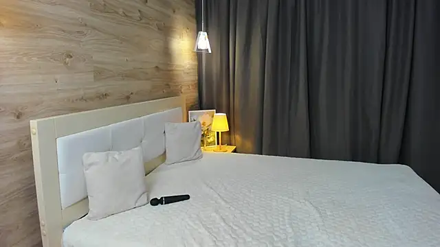 Babyy Lynaa online show from 10-15-25, 05:40