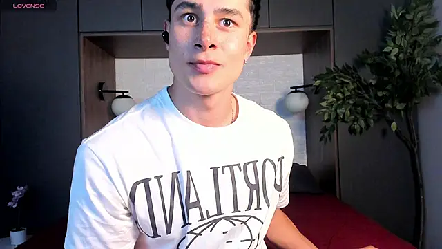 AustinJones  online show from 03-26-26, 07:52