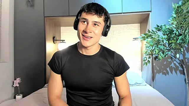 AustinJones  online show from 04-04-26, 07:22