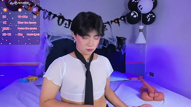 Snapshot of Creamy_Angelo chatting on 10-21-25, 08:53 Creamy Angelo online show from 10-21-25, 08:53