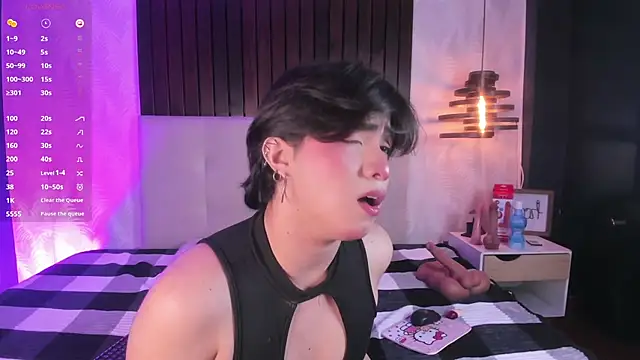 Snapshot of Creamy_Angelo chatting on 11-17-25, 08:36 Creamy Angelo online show from 11-17-25, 08:36