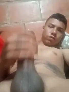 Snapshot of eldelmienbrogrueso chatting on 10-29-25, 08:43 eldelmienbrogrueso online show from 10-29-25, 08:43