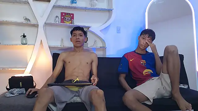 BEAUTY BOYS1 online show from 10-18-25, 07:20