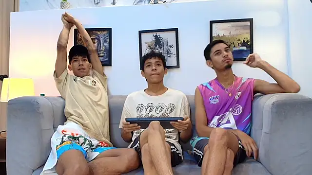 BEAUTY BOYS1 online show from 04-02-26, 01:31