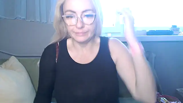 NADINNNE online show from 11-10-25, 12:04