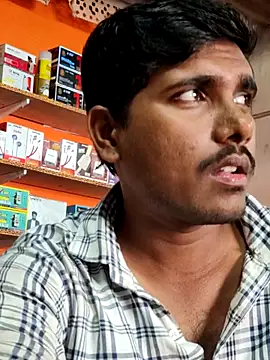 Snapshot of Markroco696 chatting on 10-25-25, 04:31 Markroco696 online show from 10-25-25, 04:31