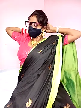 Snapshot of Mohini_Josh069 chatting on 11-18-25, 11:15 Mohini Josh069 online show from 11-18-25, 11:15