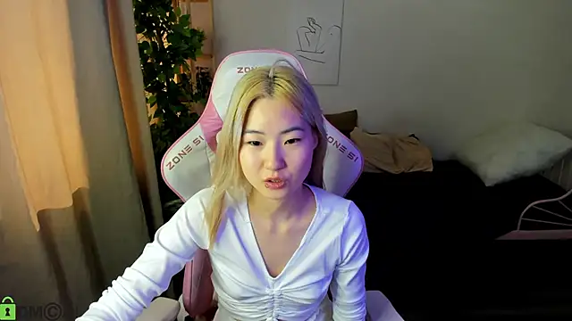 Aisi 18 online show from 09-25-25, 06:50