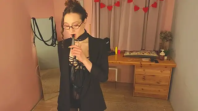 laracroftmansion online show from 02-19-26, 04:25