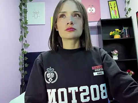 Snapshot of Tammy_Thompson_ chatting on 10-22-25, 01:44 Tammy Thompson online show from 10-22-25, 01:44