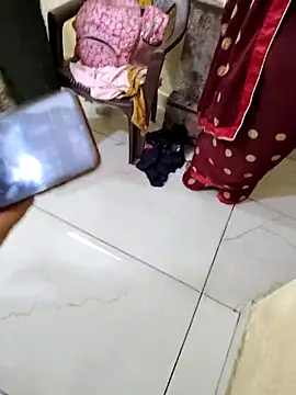 Hot modal online show from 04-18-26, 04:44