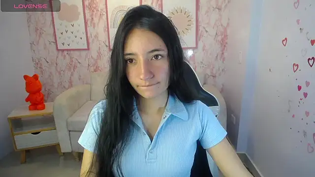 Snapshot of Kylie_ch1 chatting on 09-16-25, 04:19 Kylie ch1 online show from 09-16-25, 04:19