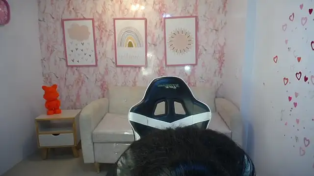 Snapshot of Kylie_ch1 chatting on 10-11-25, 03:43 Kylie ch1 online show from 10-11-25, 03:43