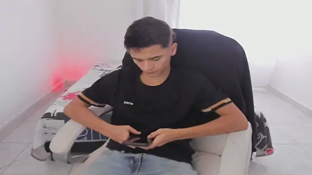 Aron Boyy online show from 09-20-25, 07:59